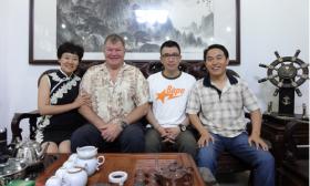 世界第一生命教練、全然心理學(xué)創(chuàng)始人杰夫·艾倫一行到我公司參觀